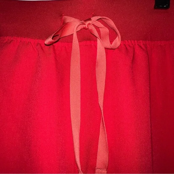 Figs High Waisted Zamora Jogger Scrub Pants Pop Red Nurse Hospital size 4XLR New - Picture 3 of 11